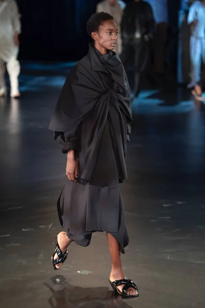 Look 32